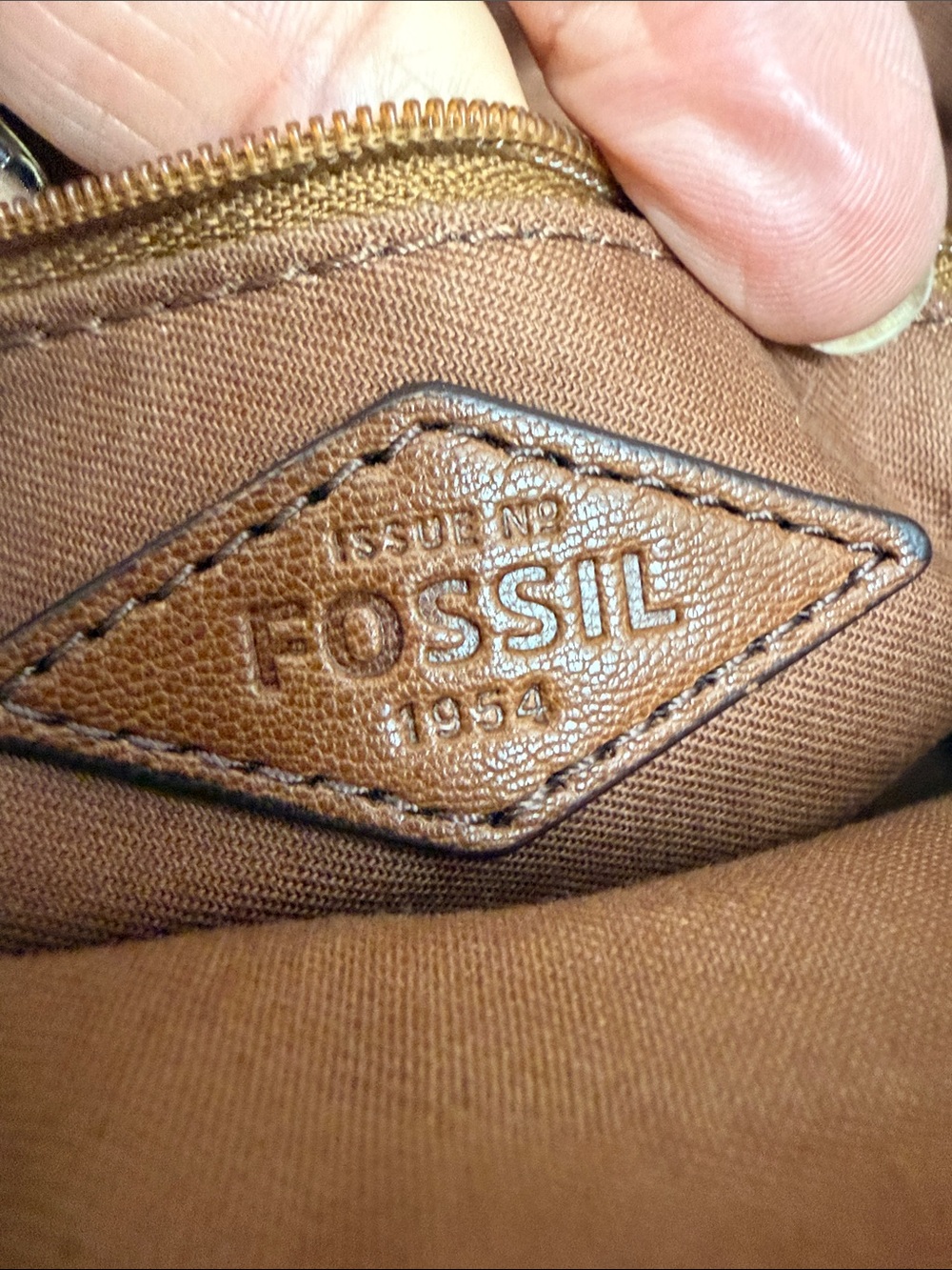 Fossill Brown Leather Crossbody Bag - Everyday Women’s Shoulder Bag - Picture 3 of 12
